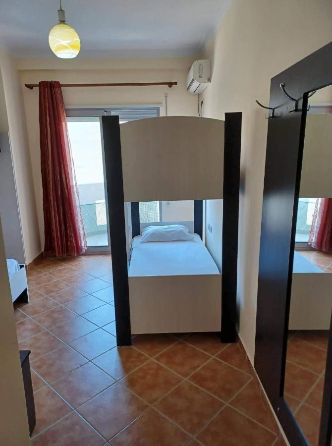 Ari Apartaments Vlorë エクステリア 写真