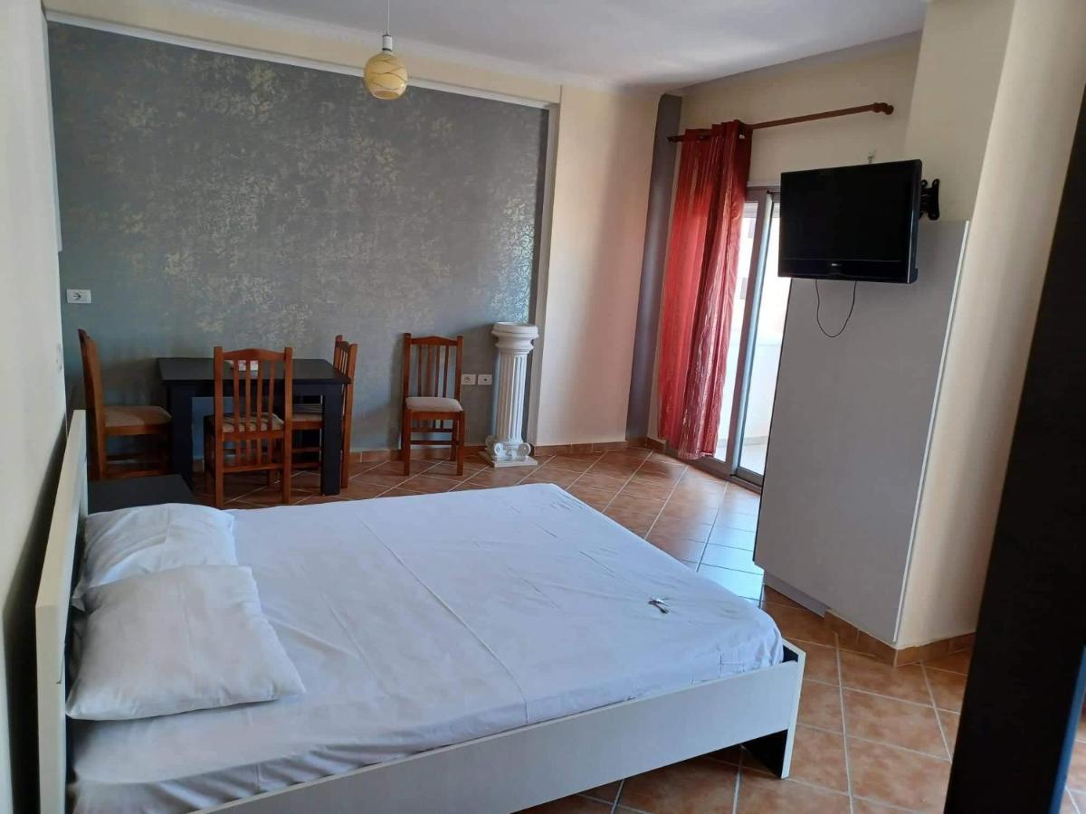 Ari Apartaments Vlorë エクステリア 写真