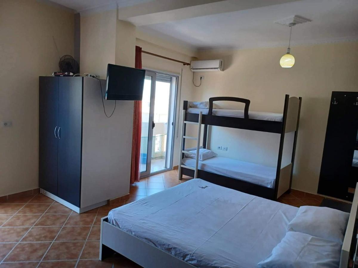 Ari Apartaments Vlorë エクステリア 写真