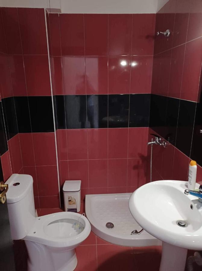 Ari Apartaments Vlorë エクステリア 写真