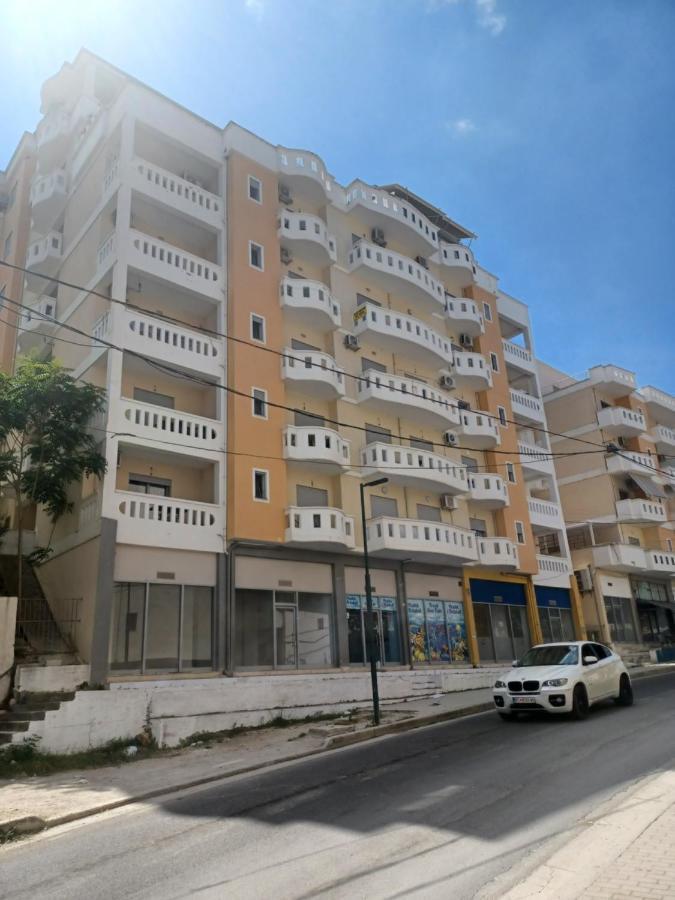 Ari Apartaments Vlorë エクステリア 写真
