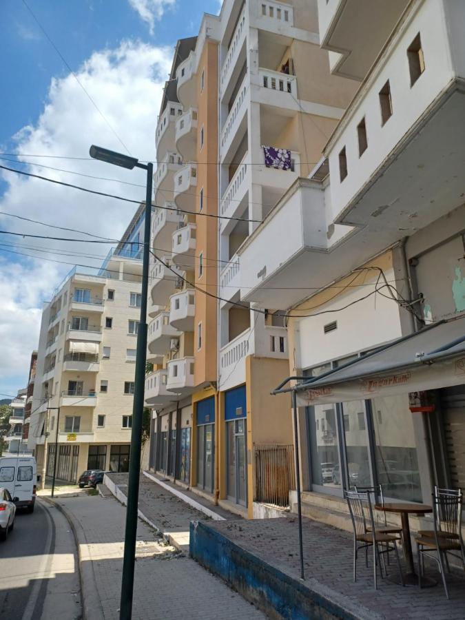Ari Apartaments Vlorë エクステリア 写真