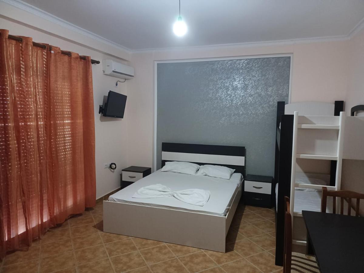 Ari Apartaments Vlorë エクステリア 写真