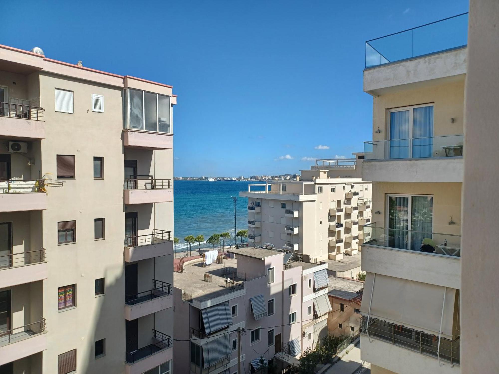 Ari Apartaments Vlorë エクステリア 写真