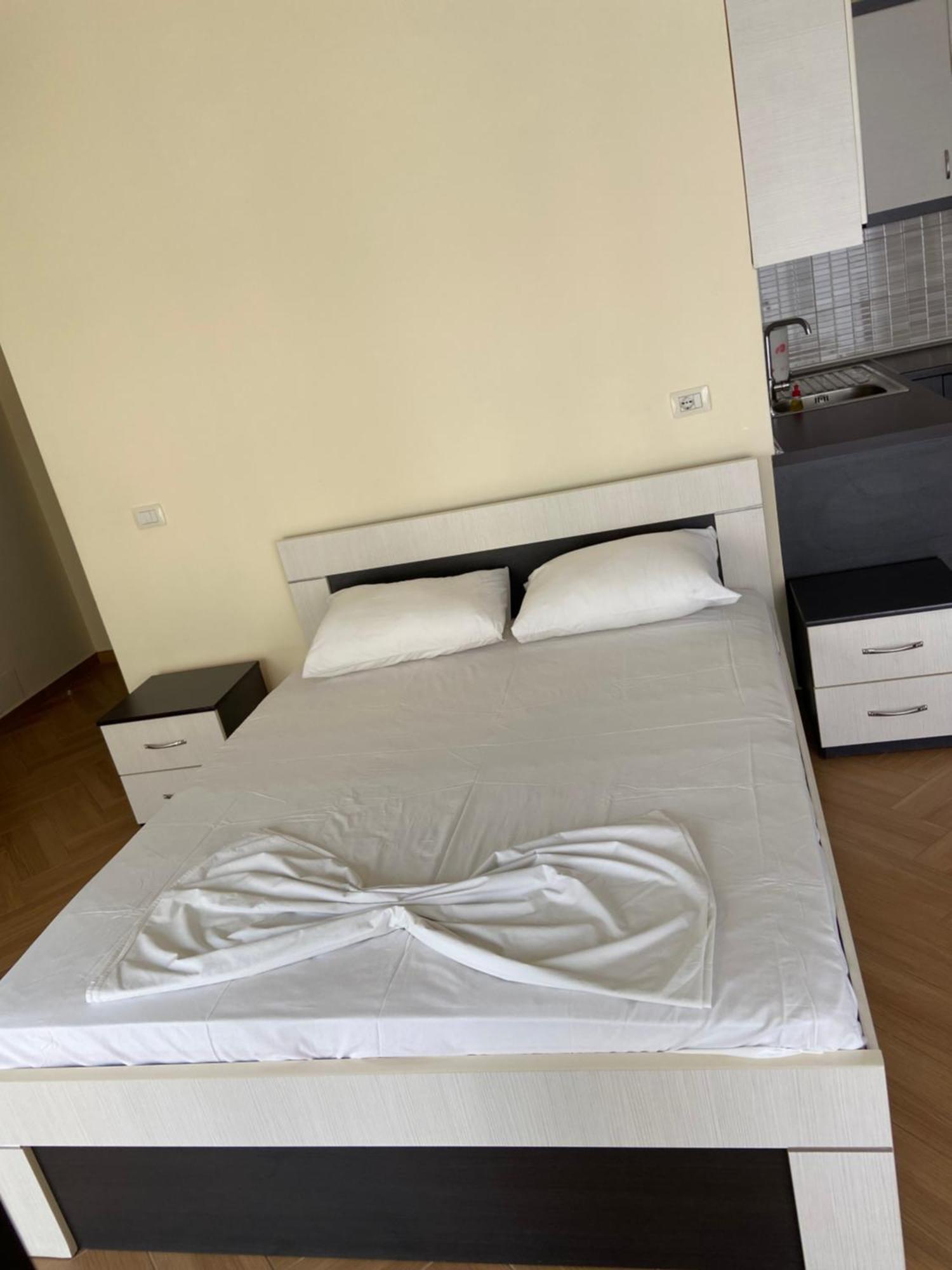 Ari Apartaments Vlorë エクステリア 写真