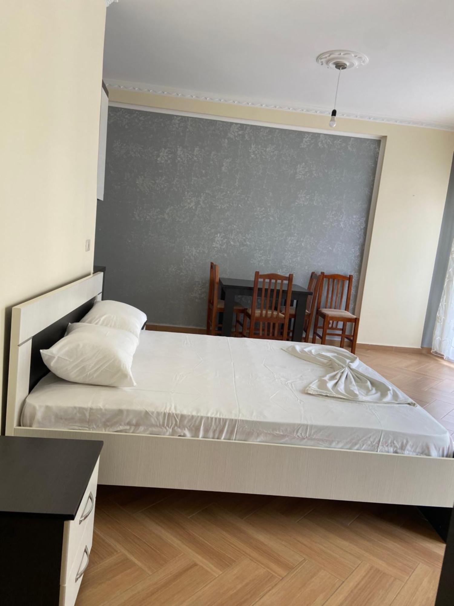 Ari Apartaments Vlorë エクステリア 写真