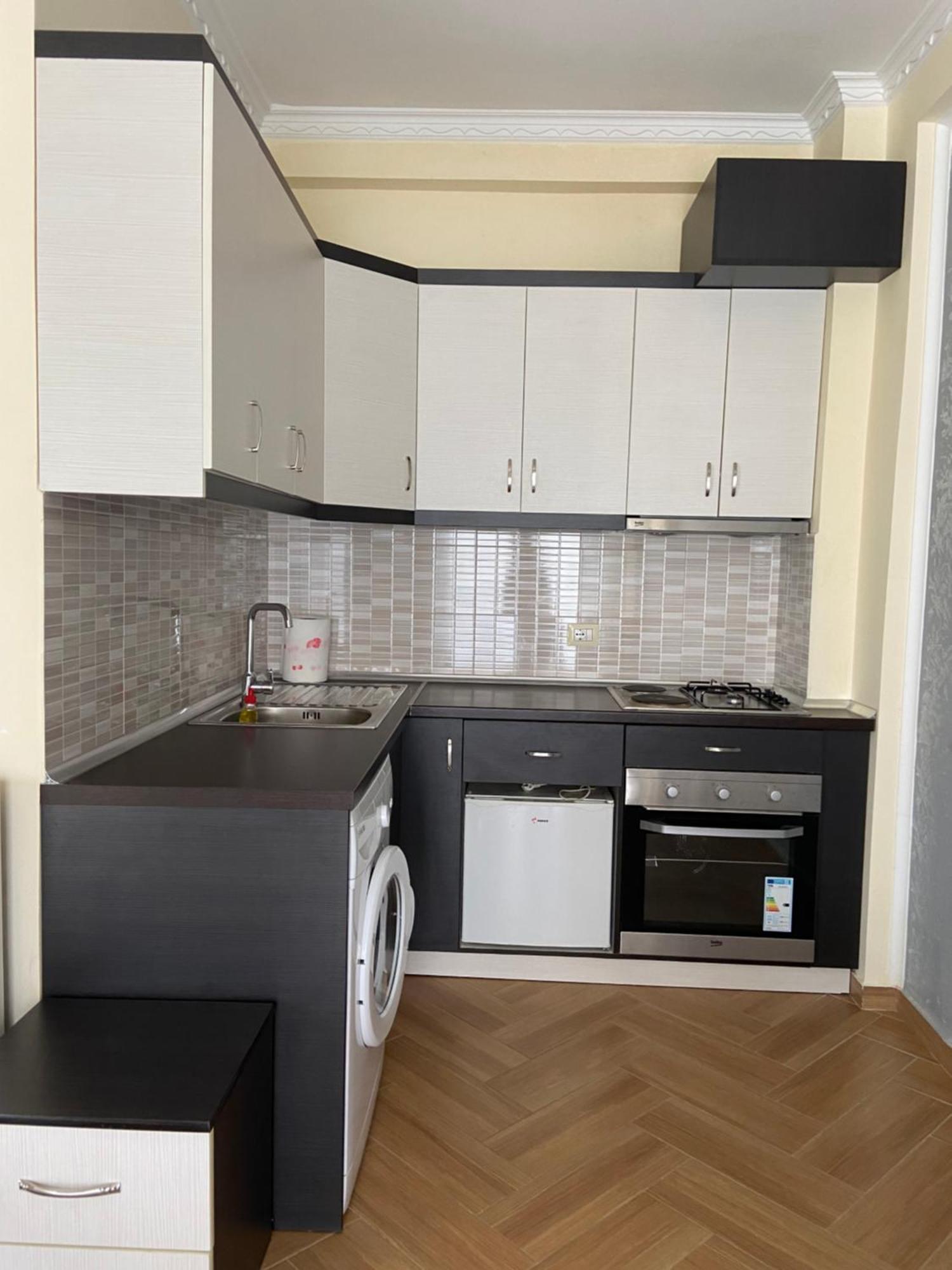Ari Apartaments Vlorë エクステリア 写真