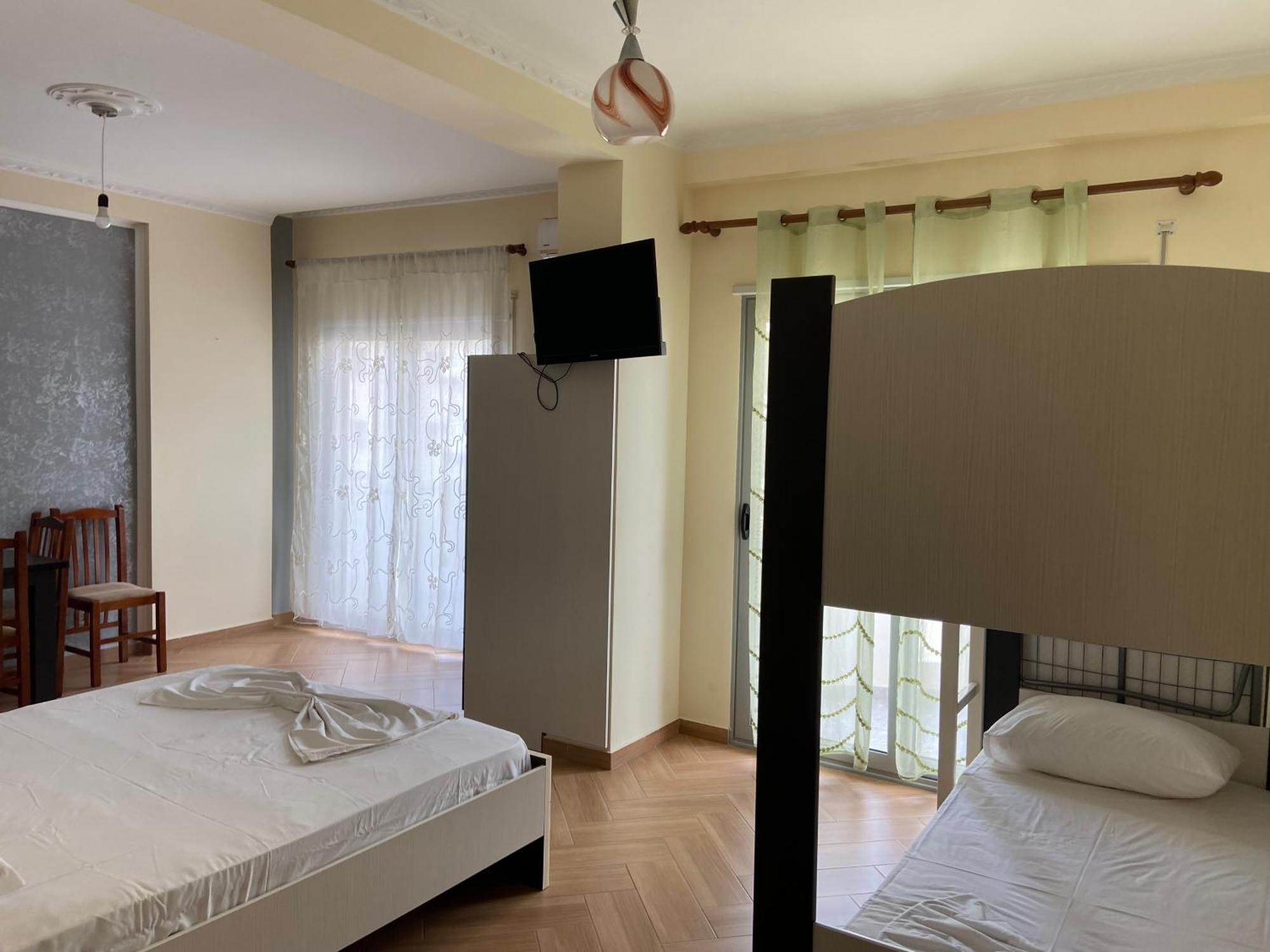 Ari Apartaments Vlorë エクステリア 写真